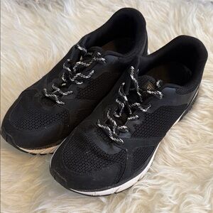 Vionic Woman’s Black Athletic Sneakers - Casual Performance Shoe